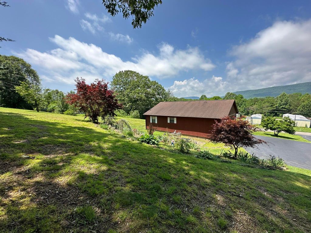 2408 W  Francis Spring Rd, Whitwell, TN 37397