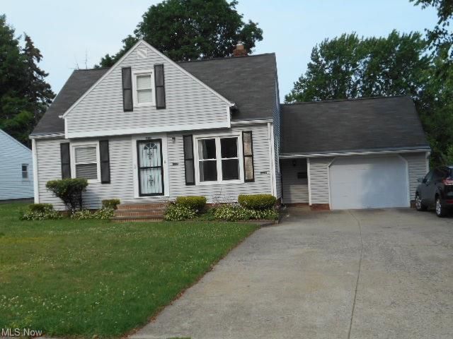 5194 Robinhood Dr, Willoughby, OH 44094