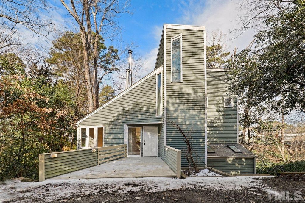 216 Pineview Rd, Durham, NC 27707