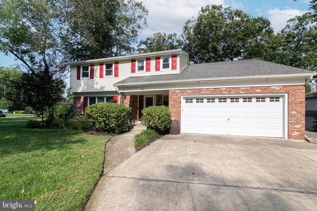 506 Gatewood Rd, Cherry Hill, NJ 08003