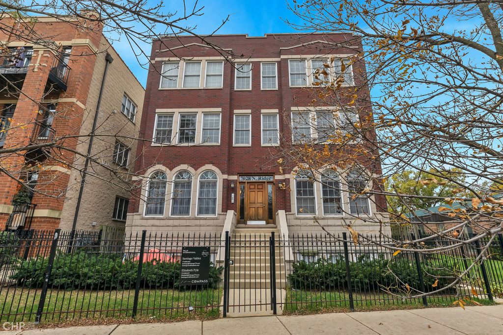 7028 N Ridge Blvd #2N, Chicago, IL 60645