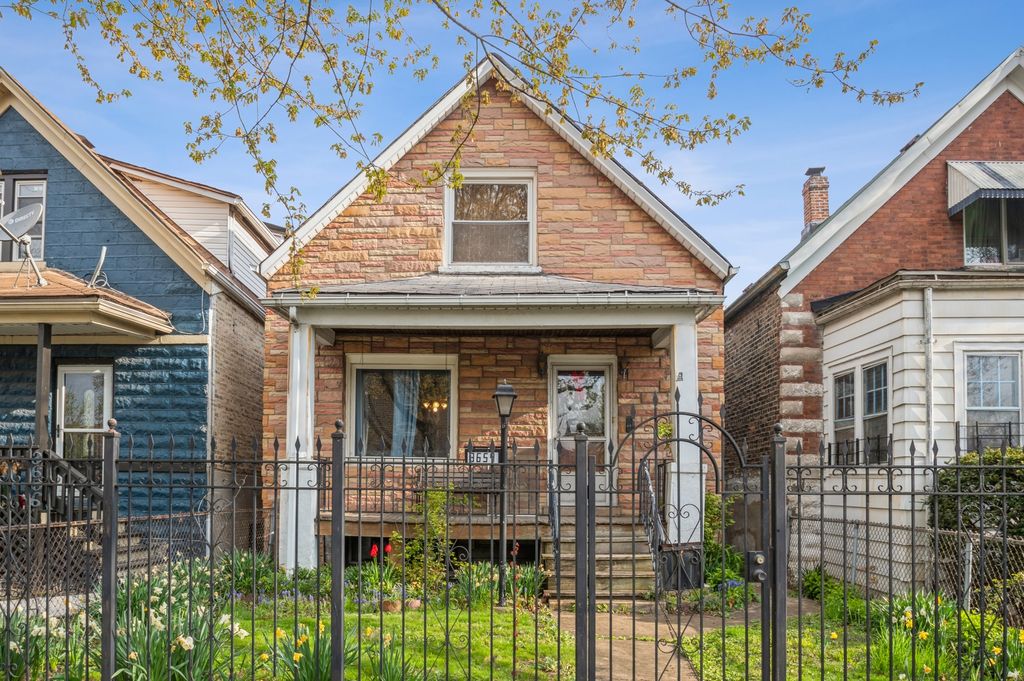 3654 W Hirsch St, Chicago, IL 60651