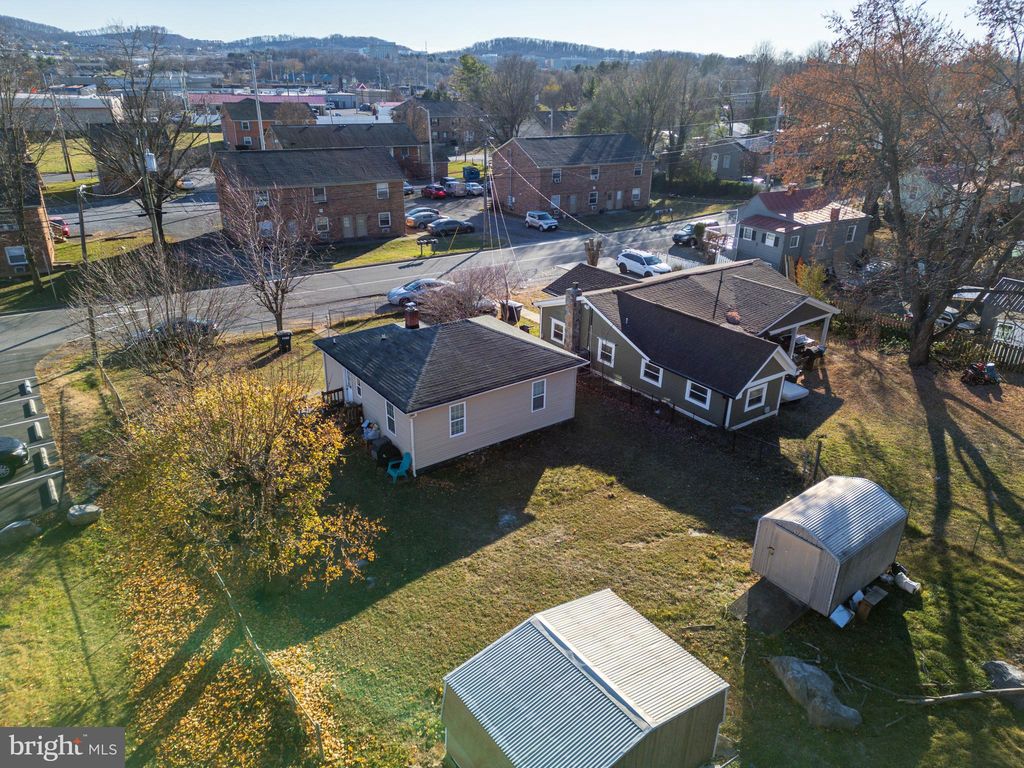 608 Hawkins St, Harrisonburg, VA 22801 MLS# VAHC2000356 Trulia