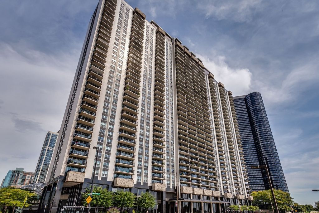400 E Randolph St #1608, Chicago, IL 60601