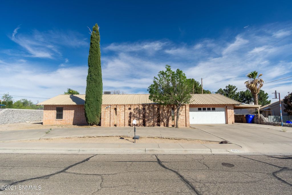 2614 Topley Ave, Las Cruces, NM 88005