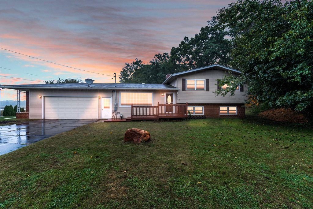 4205 Dartmoor Ln, Jackson, MI 49203