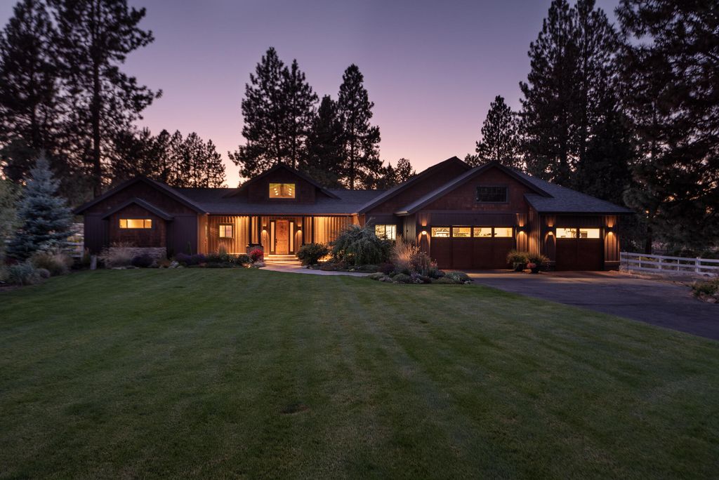 60555 Sunset View Dr, Bend, OR 97702