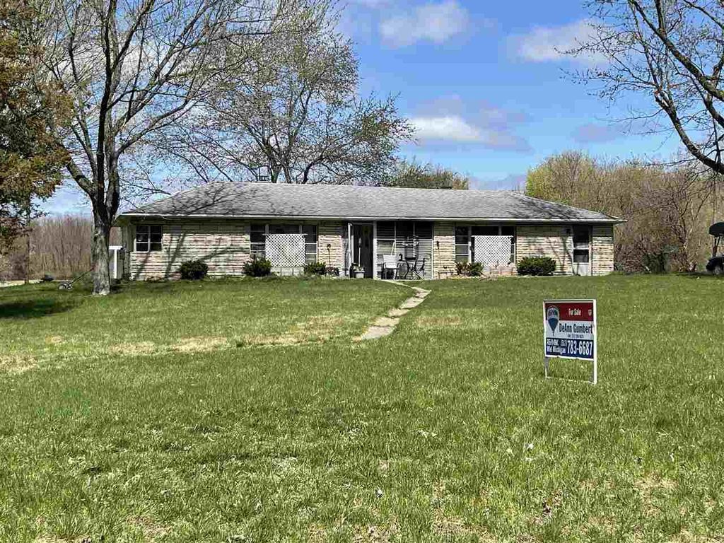 6250 N Lake Rd, Clarklake, MI 49234