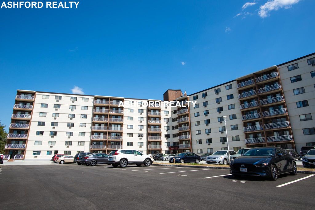 131 Coolidge Ave #611, Watertown, MA 02472