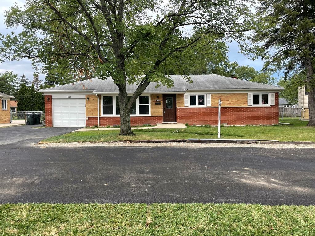 3826 Glenview Rd, Glenview, IL 60025