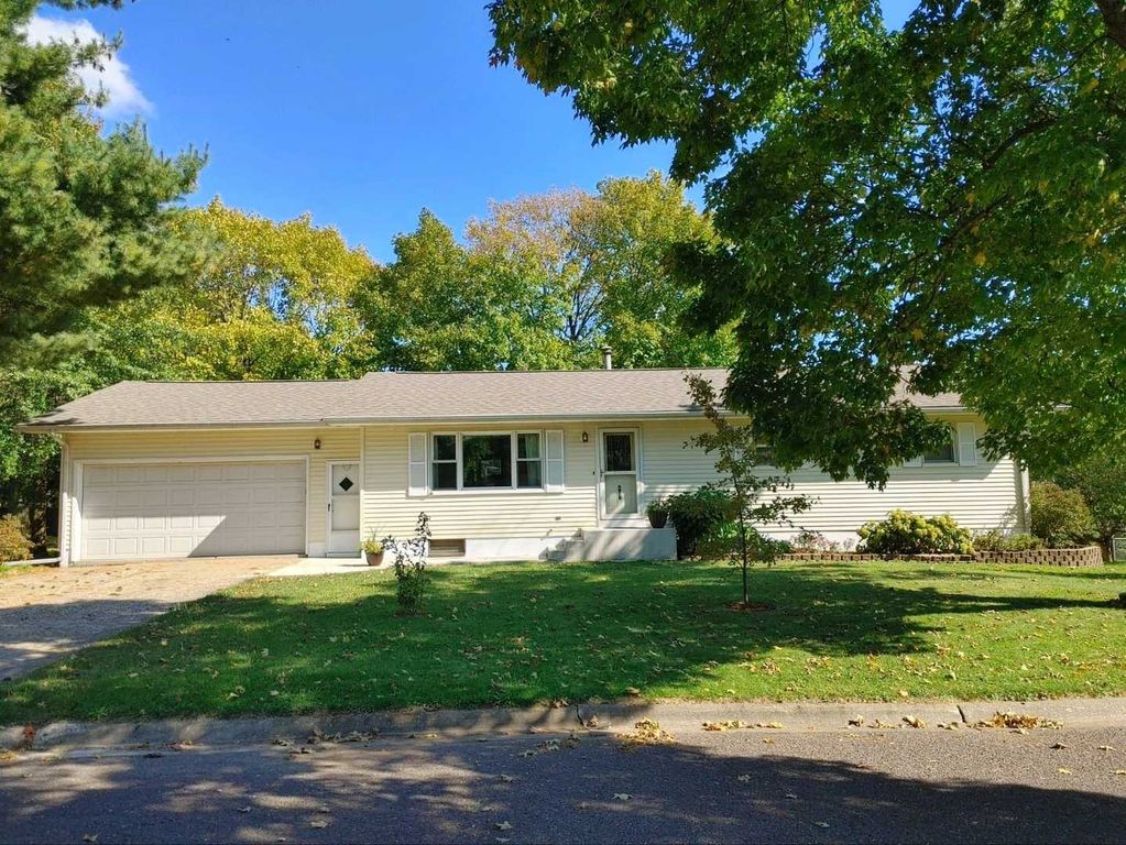 407 Stout Dr, Mackinaw, IL 61755 Trulia