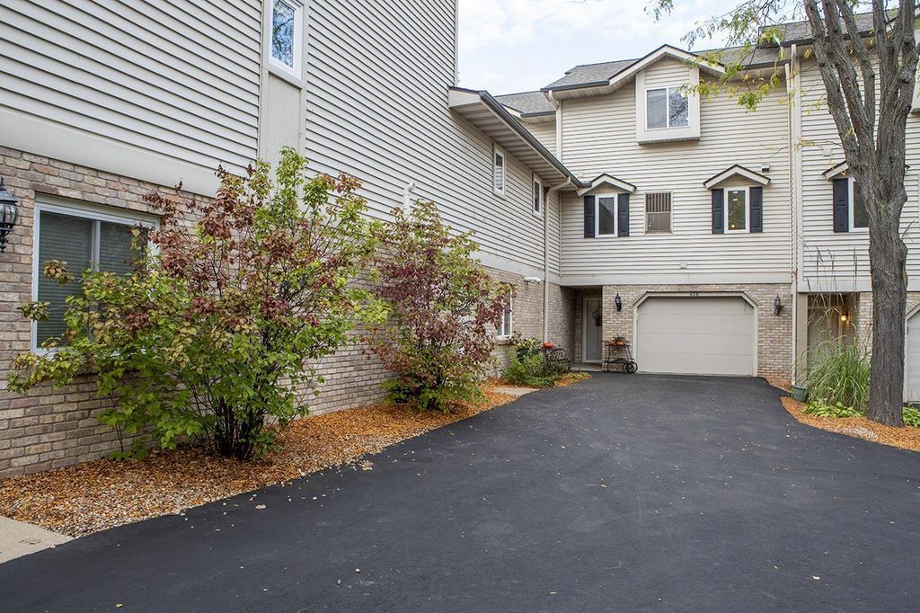 426 Meadowridge Circle, Lake Mills, WI 53551 Trulia