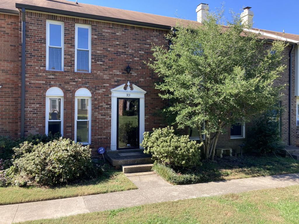 313 Huntington Ridge Dr, Nashville, TN 37211