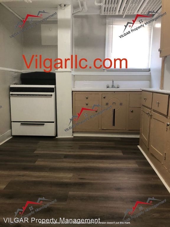 258 Carroll St #1, Hammond, IN 46320
