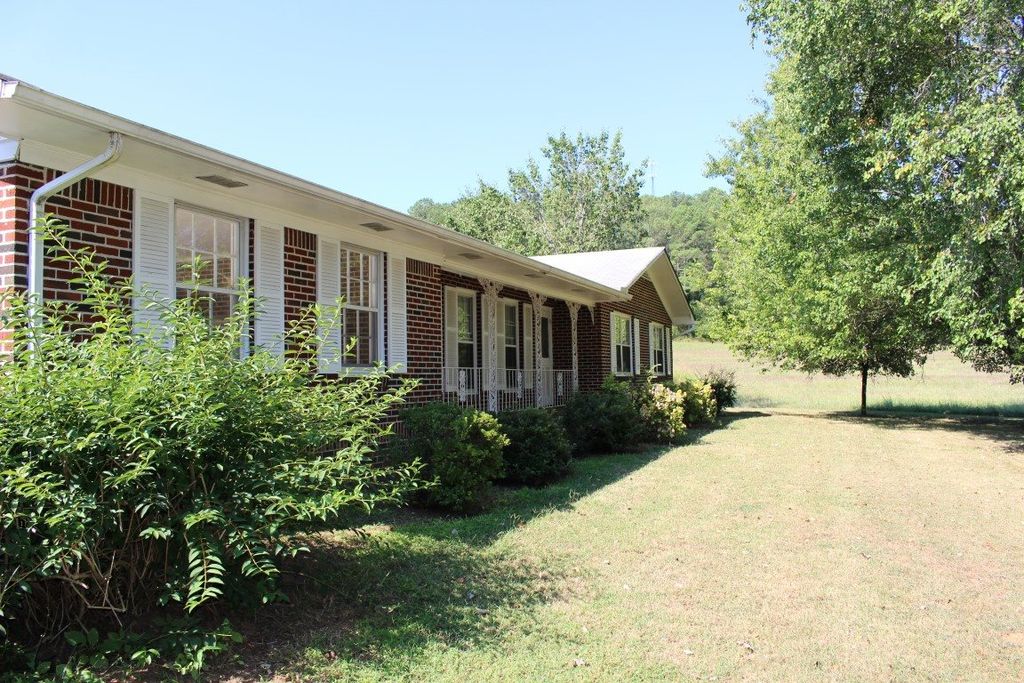167 Gadsden Hwy, Cave Spring, GA 3 Bed, 2 Bath SingleFamily Home