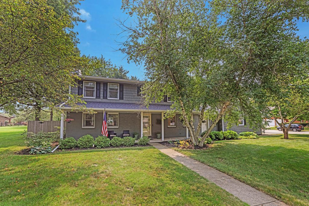 1103 Wilshire Ct, Champaign, IL 61821