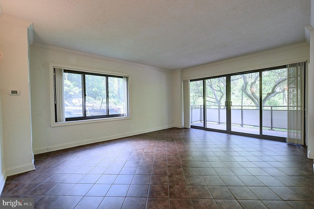 5225 Pooks Hill Rd #C28N, Bethesda, MD 20814