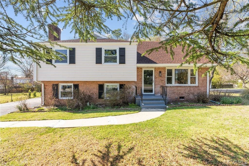 2102 N Parham Rd, Henrico, VA 23229