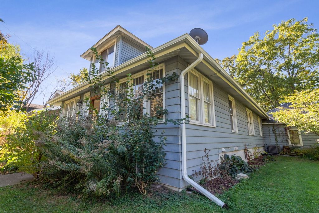 1106 S Des Plaines River Rd, Des Plaines, IL 60016