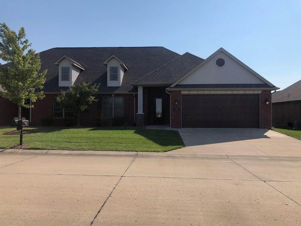 1906 Talco Dr, Columbia, MO 65201