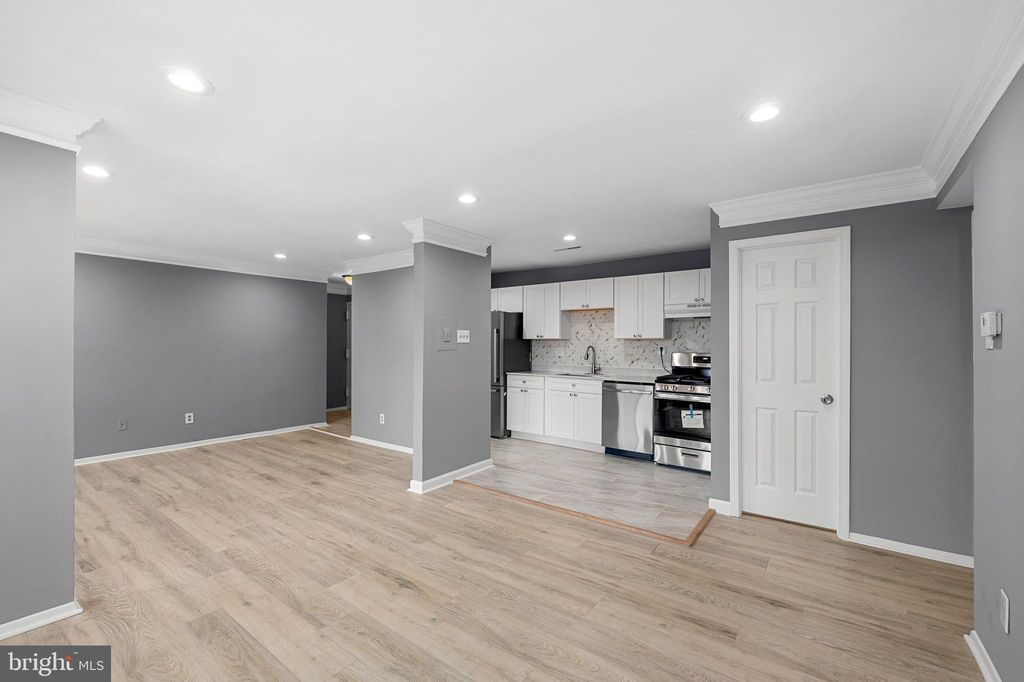 509 N  Armistead St #302, Alexandria, VA 22312