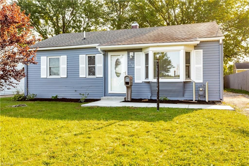 319 Brandtson Ave, Elyria, OH 44035