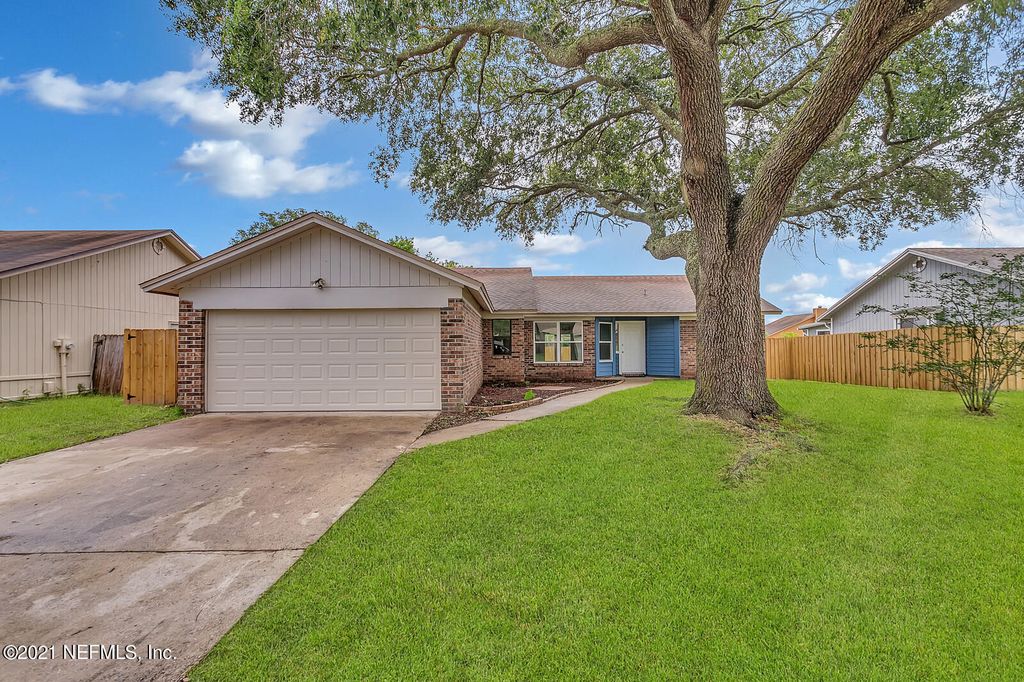 8451 Allwine Ct, Jacksonville, FL 32244