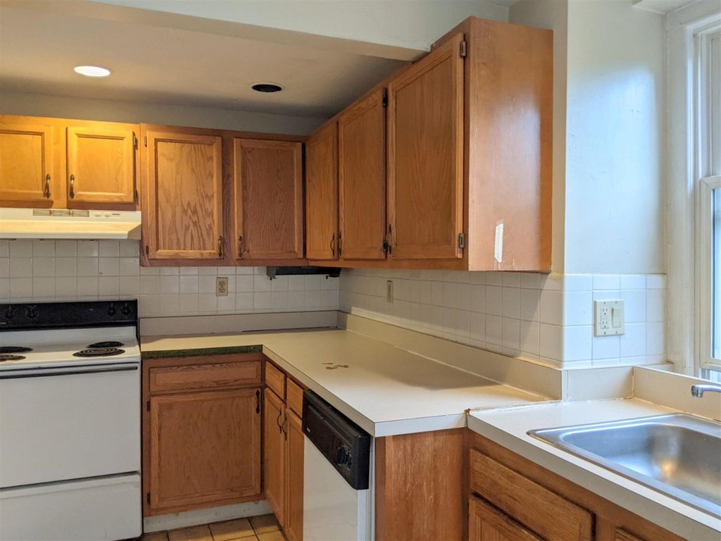 7 Craigie Cir #31A, Cambridge, MA 02138