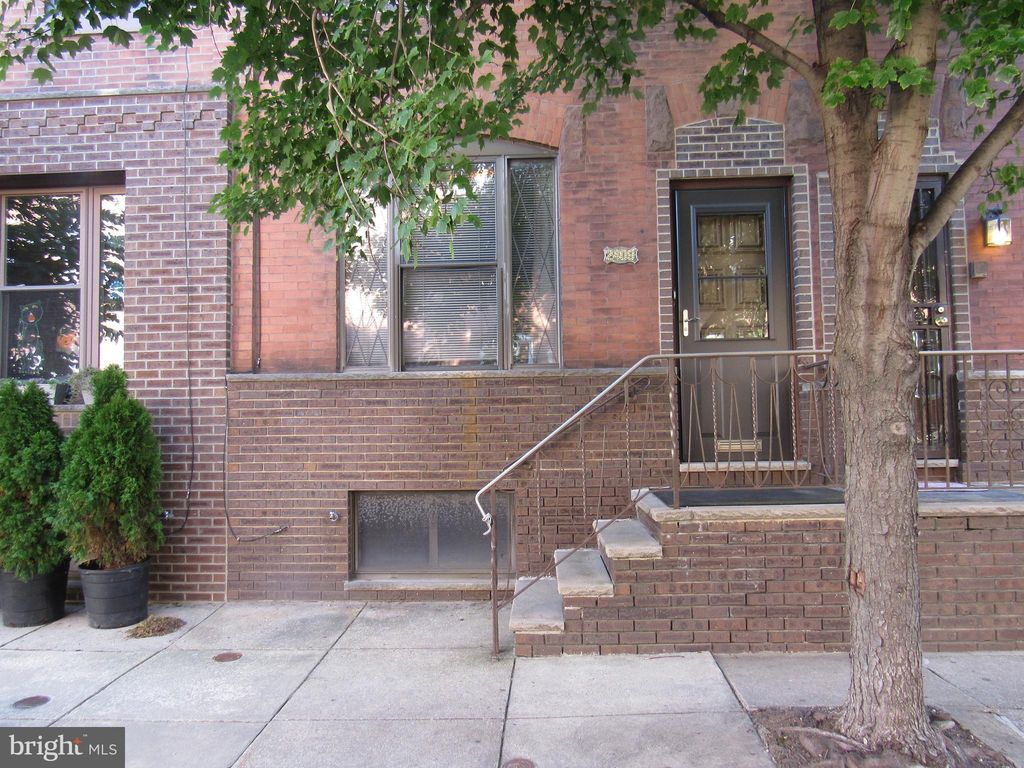 2409 S Woodstock St, Philadelphia, PA 19145