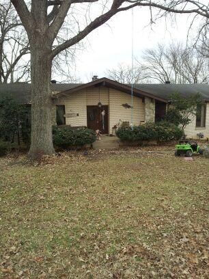 381 Green Harbor Rd, Old Hickory, TN 37138