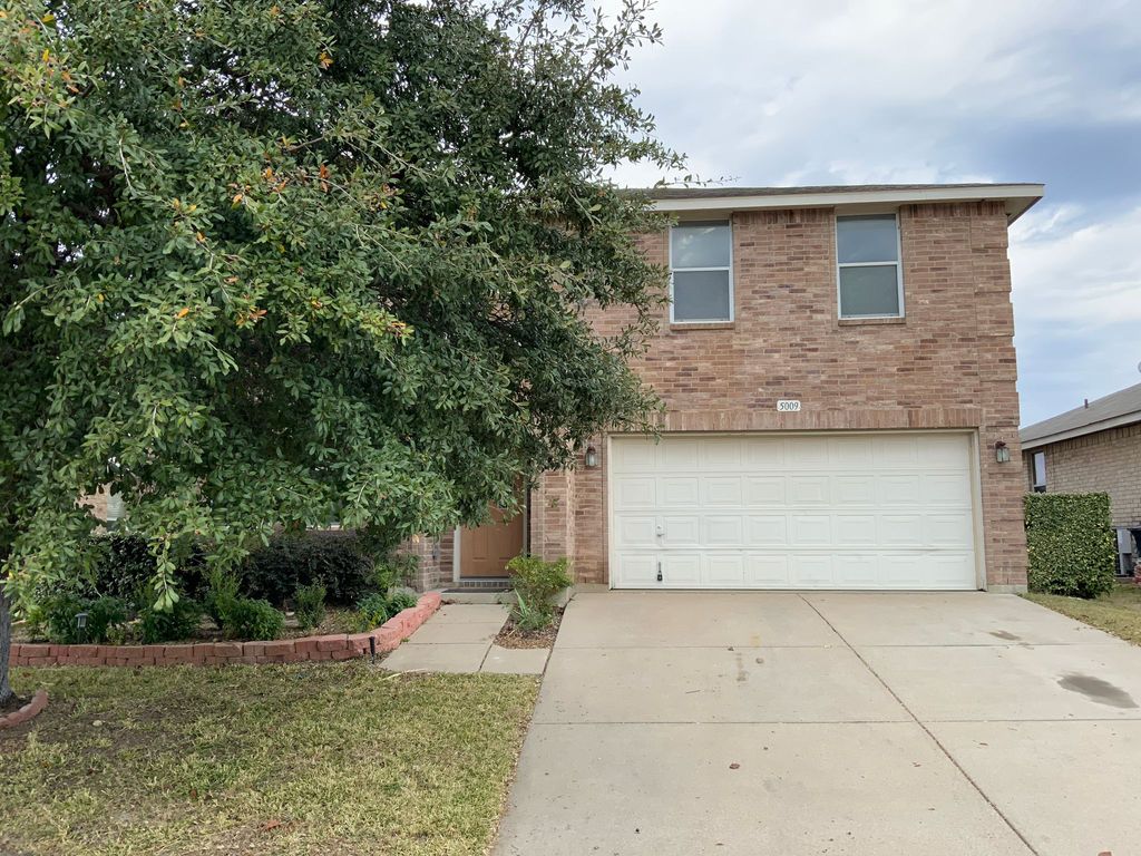5009 River Rock Blvd, Fort Worth, TX 76179