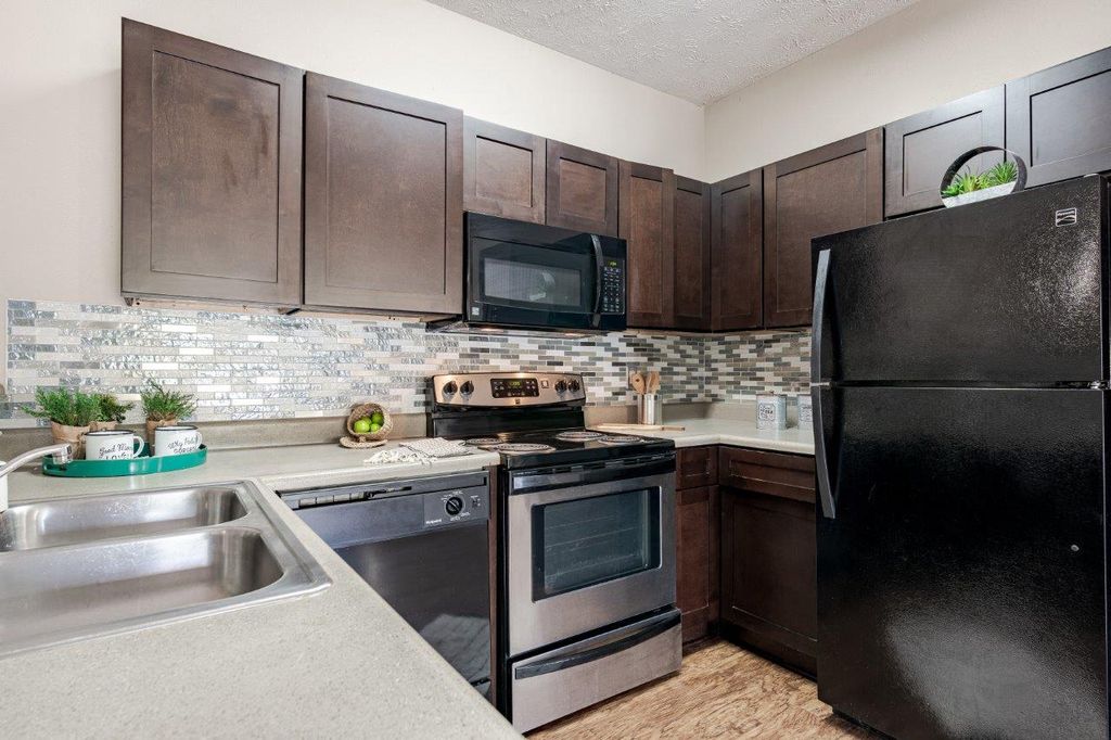 1450 Paramount Dr #1466-1C, Huntsville, AL 35806