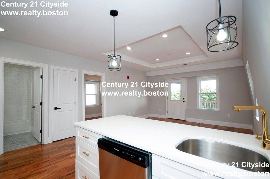 173 Trenton St #5, Boston, MA 02128
