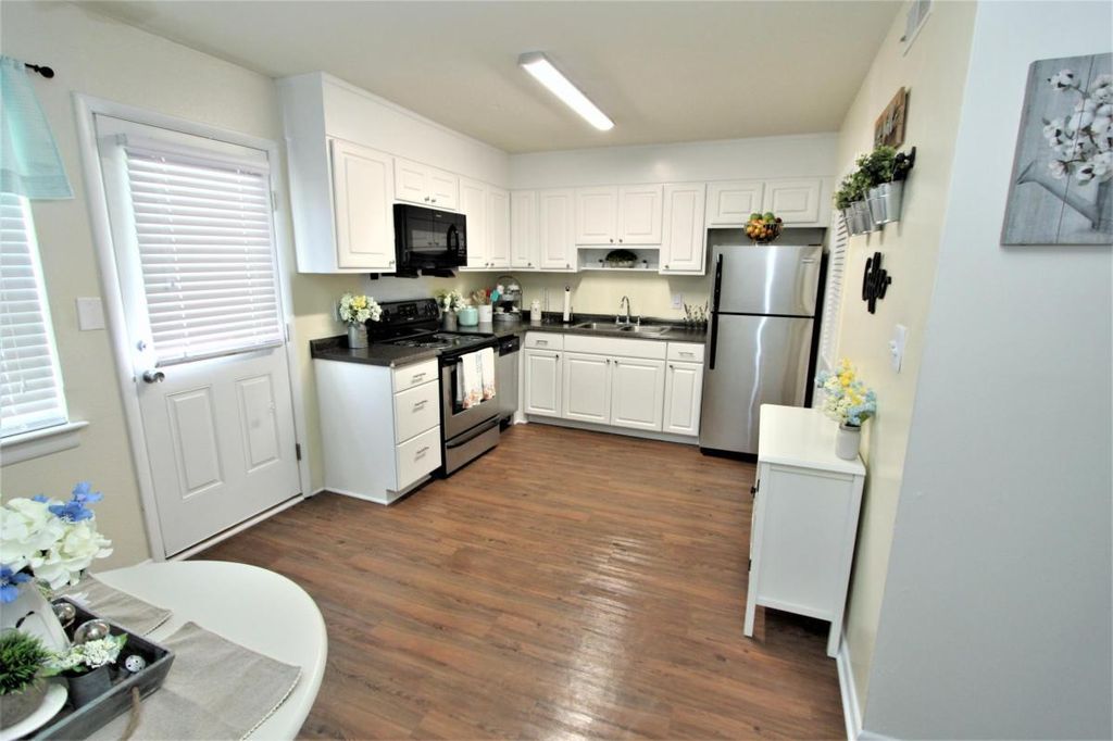 2920 Chapel Hill Rd, Durham, NC 27707