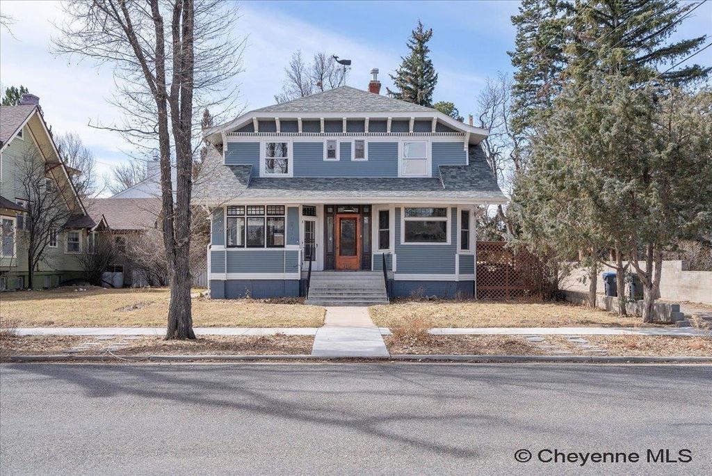 2710 Carey Ave, Cheyenne, WY 82001