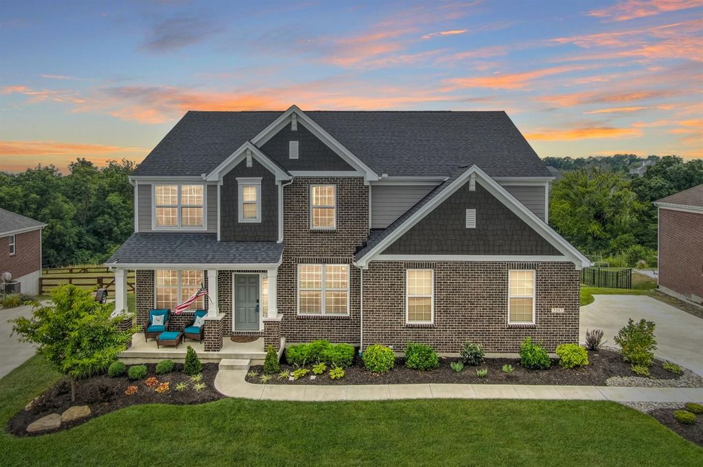 7317 Glenview Farm Dr, West Chester, OH 45011