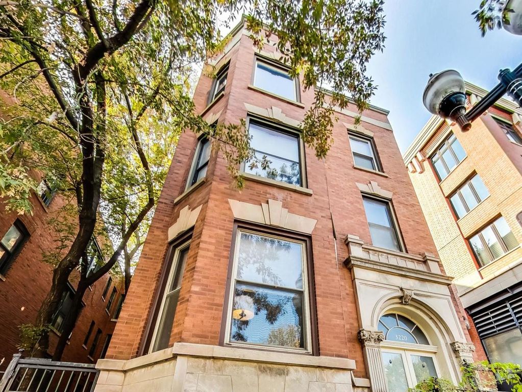 3220 N Halsted St #3F, Chicago, IL 60657