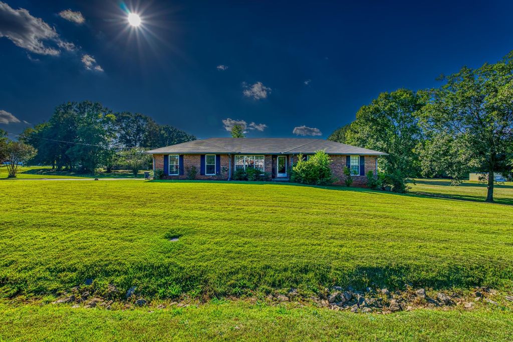 10093 County Road 15, Florence, AL 35633