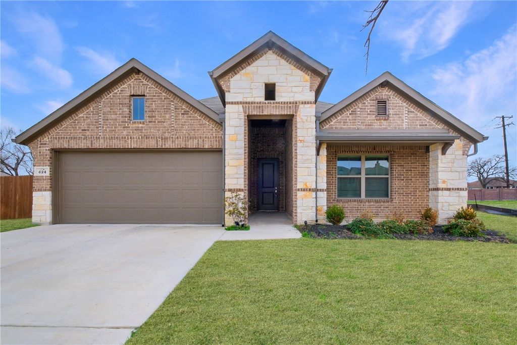 624 Orchid St, Azle, TX 76020 SingleFamily Home for Sale MLS 220751