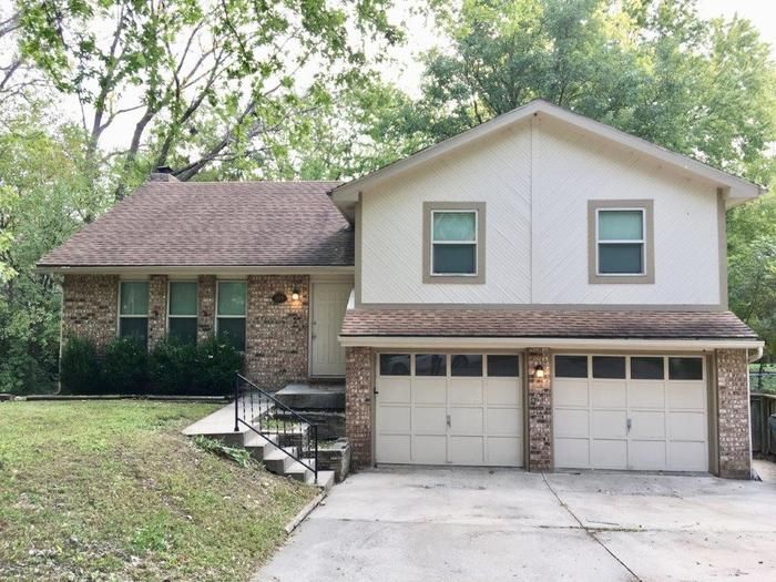 209 Valley Dr, Lansing, KS 66043 Trulia