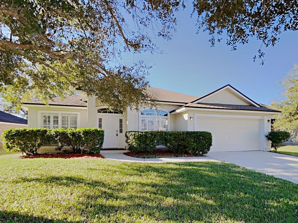 1726 Forest Creek Dr, Jacksonville, FL 32225