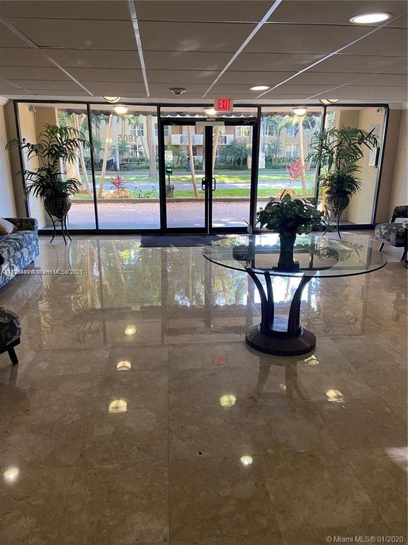 1805 Sans Souci Blvd #304, Miami, FL 33181