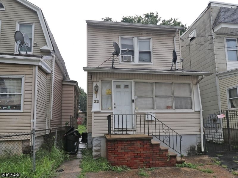 22 Grace St, Irvington Twp., NJ 07111-3507