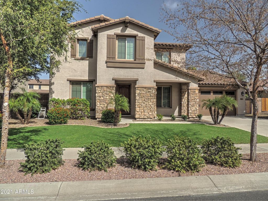 32 W Crescent Way, Chandler, AZ 85248