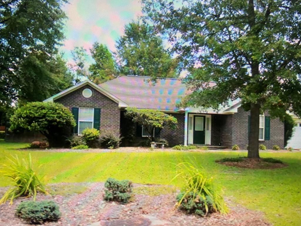 1128 Longleaf Dr, Manning, SC 29102
