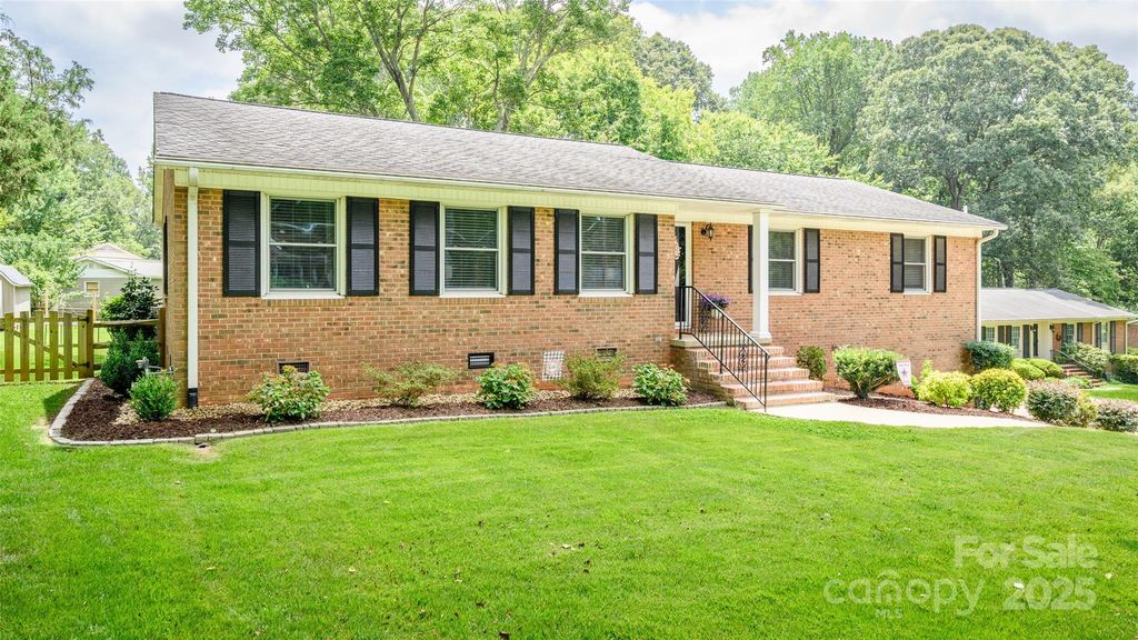 651 Heatherly Rd #3, Mooresville, NC 28115