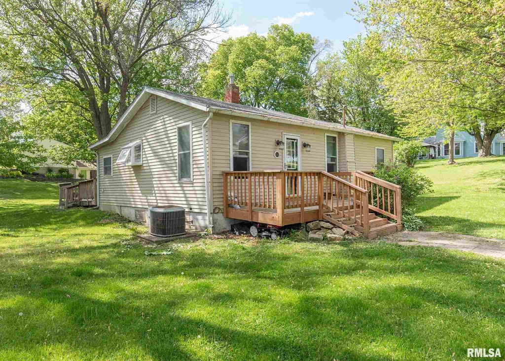 128 S 4th St, Le Claire, IA 52753 Trulia