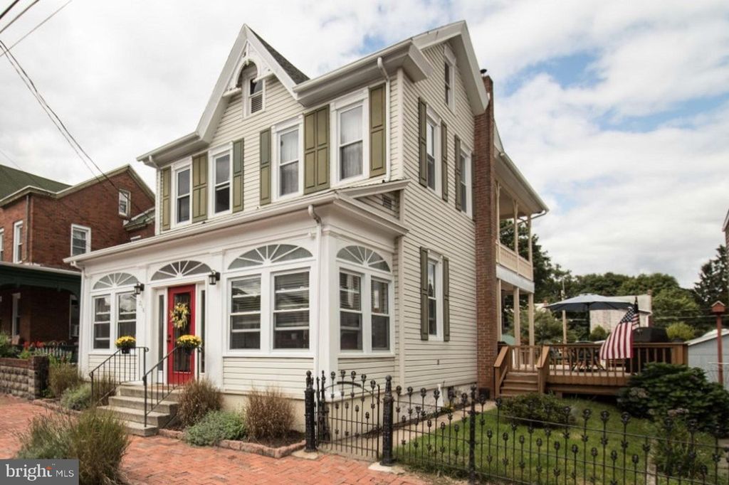 216 Market St, Auburn, PA 17922