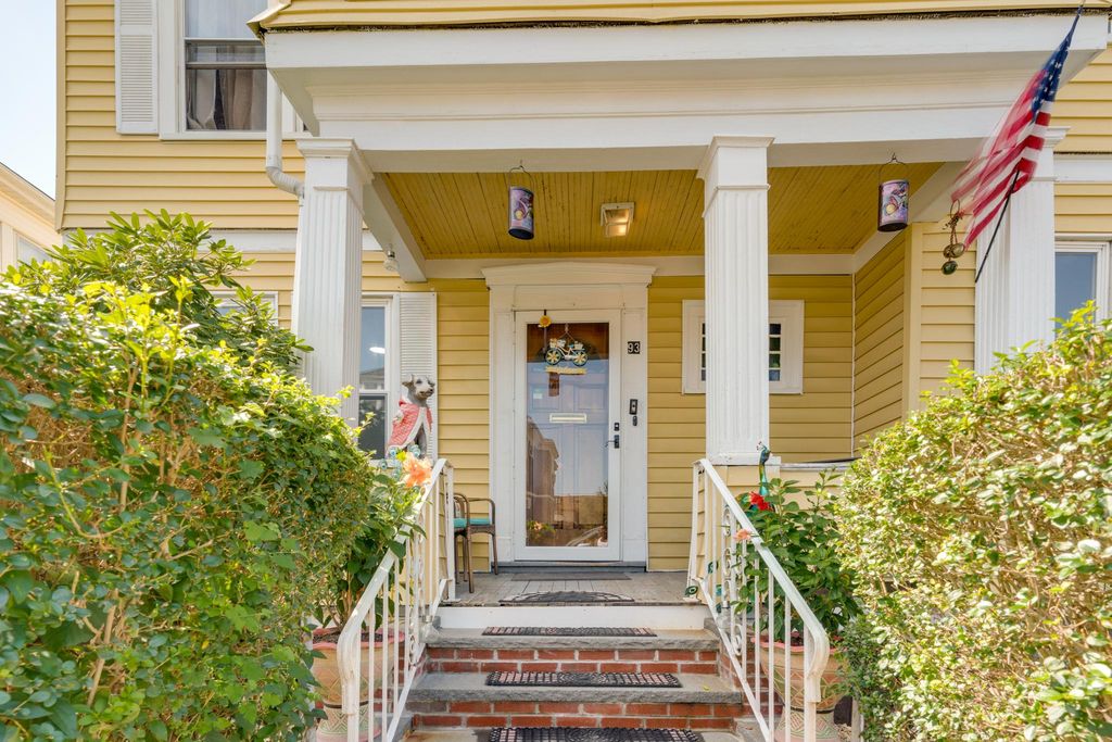 93 Floyd St #1, Dorchester Center, MA 02124