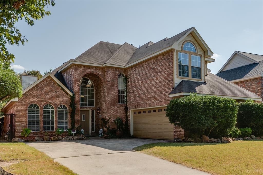 6119 Pinwood Cir, Arlington, TX 76001